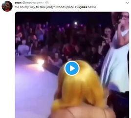 凯莉小姐吃瓜,凯莉小姐的瓜田奇遇记