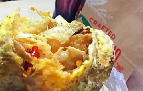 如皋小吃街吃瓜,瓜果飘香，味蕾盛宴一网打尽