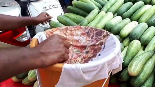 如皋小吃街吃瓜,瓜果飘香，味蕾盛宴一网打尽