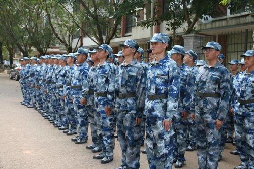 军训视频吃瓜,吃瓜群众围观“瓜农”日常