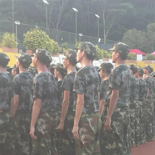 军训视频吃瓜,吃瓜群众围观“瓜农”日常