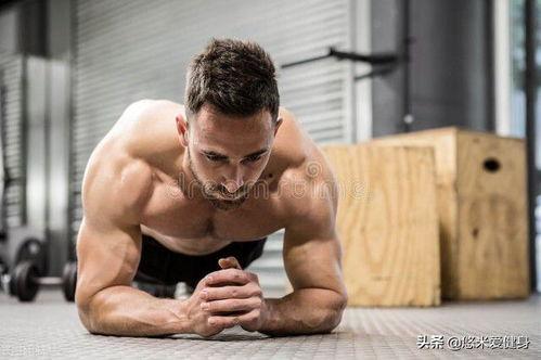 腹肌张张吃瓜,揭秘健身达人的美食与健身生活